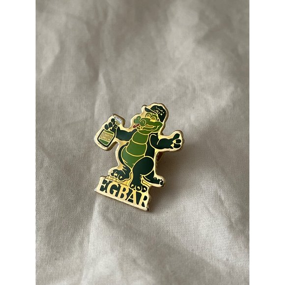 Vintage/Antique "Egbar" The Alligator Resin Epoxy Lapel Pin - Picture 4 of 10